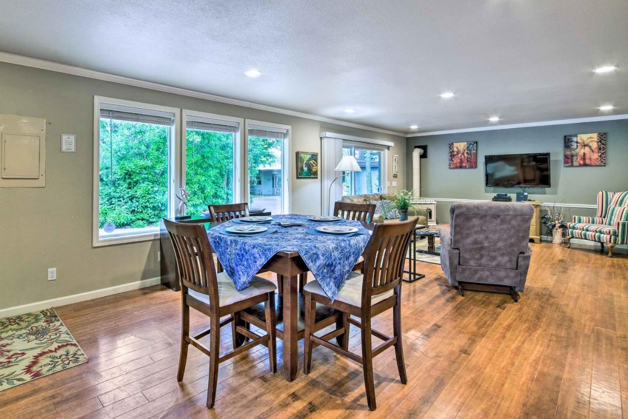 Coos Bay Retreat Less Than 2 Mi To Marina And Casino! Luaran gambar