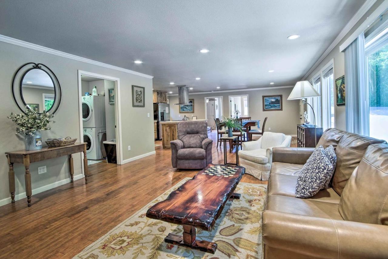 Coos Bay Retreat Less Than 2 Mi To Marina And Casino! Luaran gambar