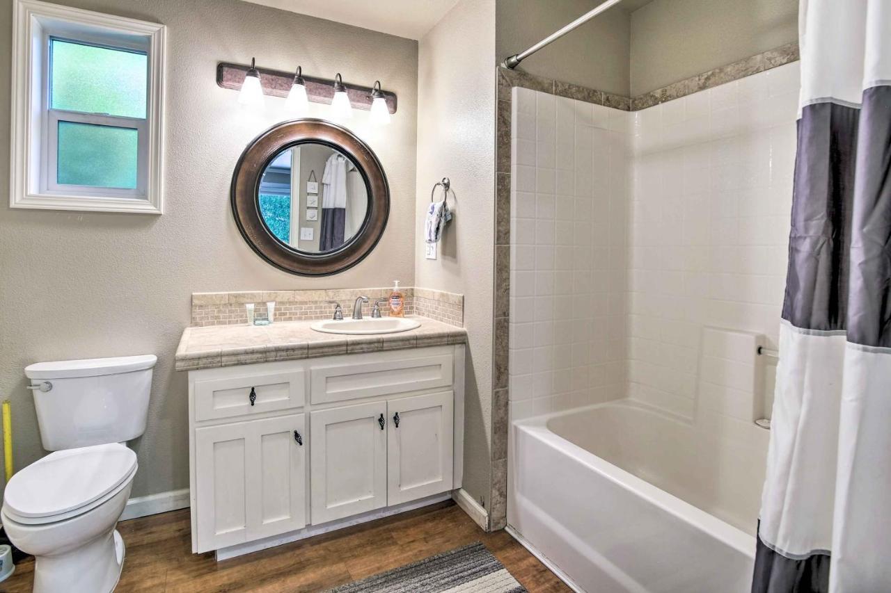 Coos Bay Retreat Less Than 2 Mi To Marina And Casino! Luaran gambar